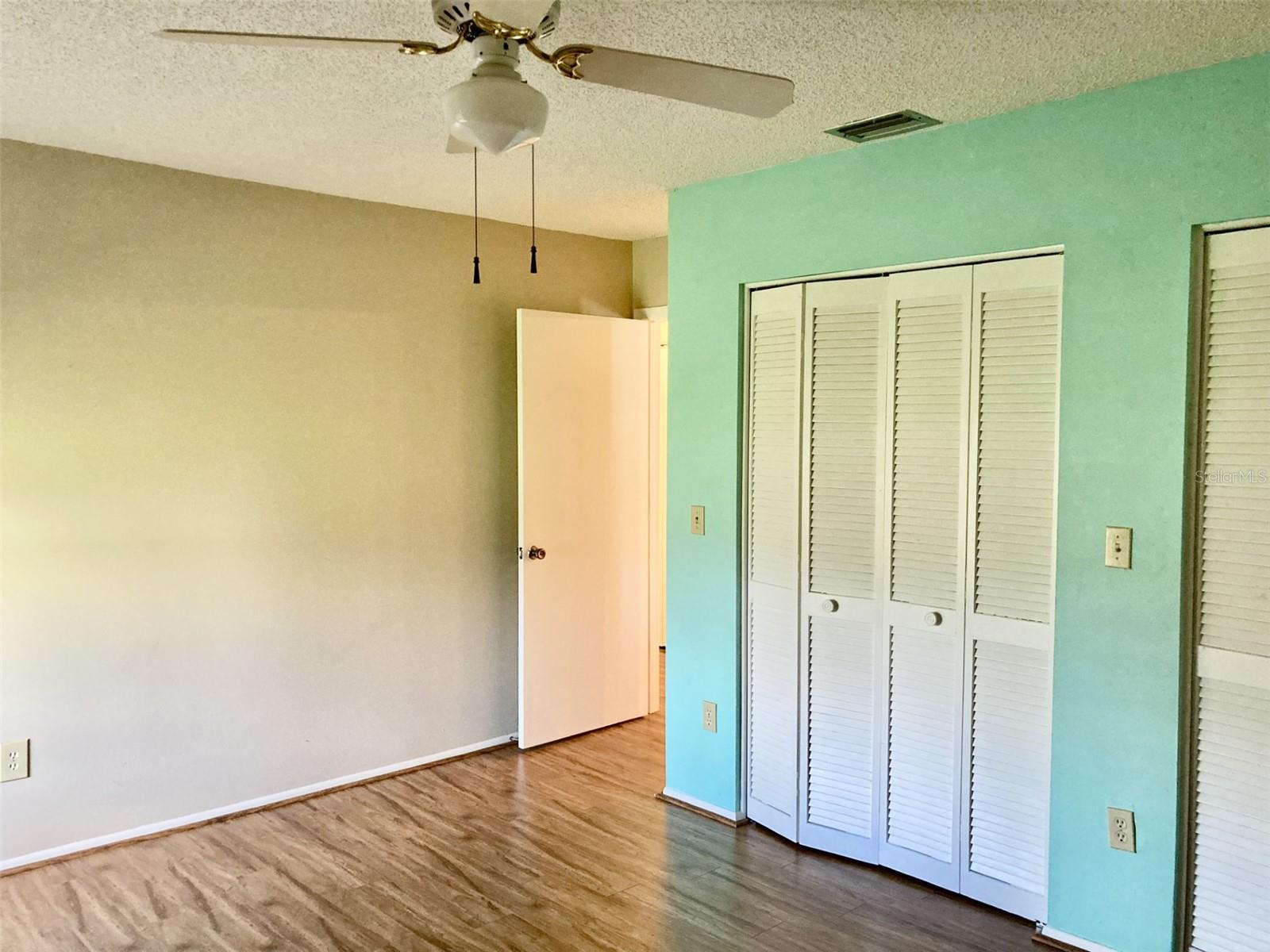 VILLAGE GREEN OF BRADENTON SEC 8 - Residential