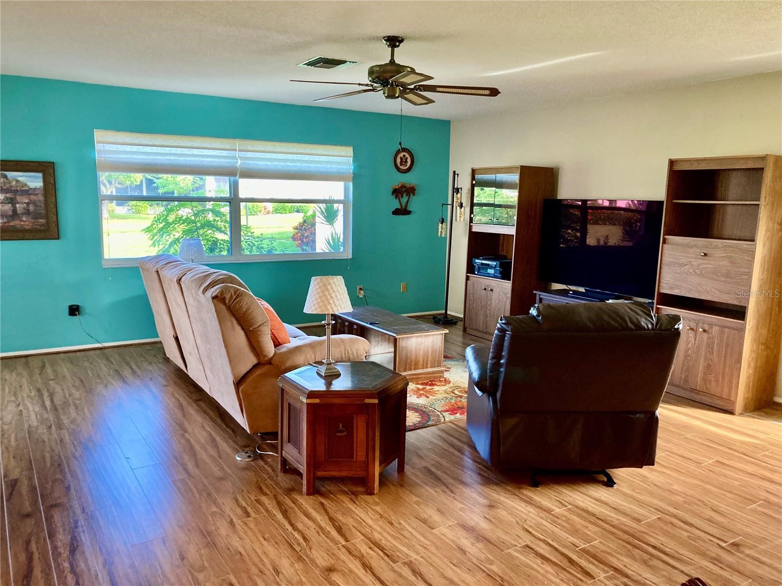 VILLAGE GREEN OF BRADENTON SEC 8 - Residential