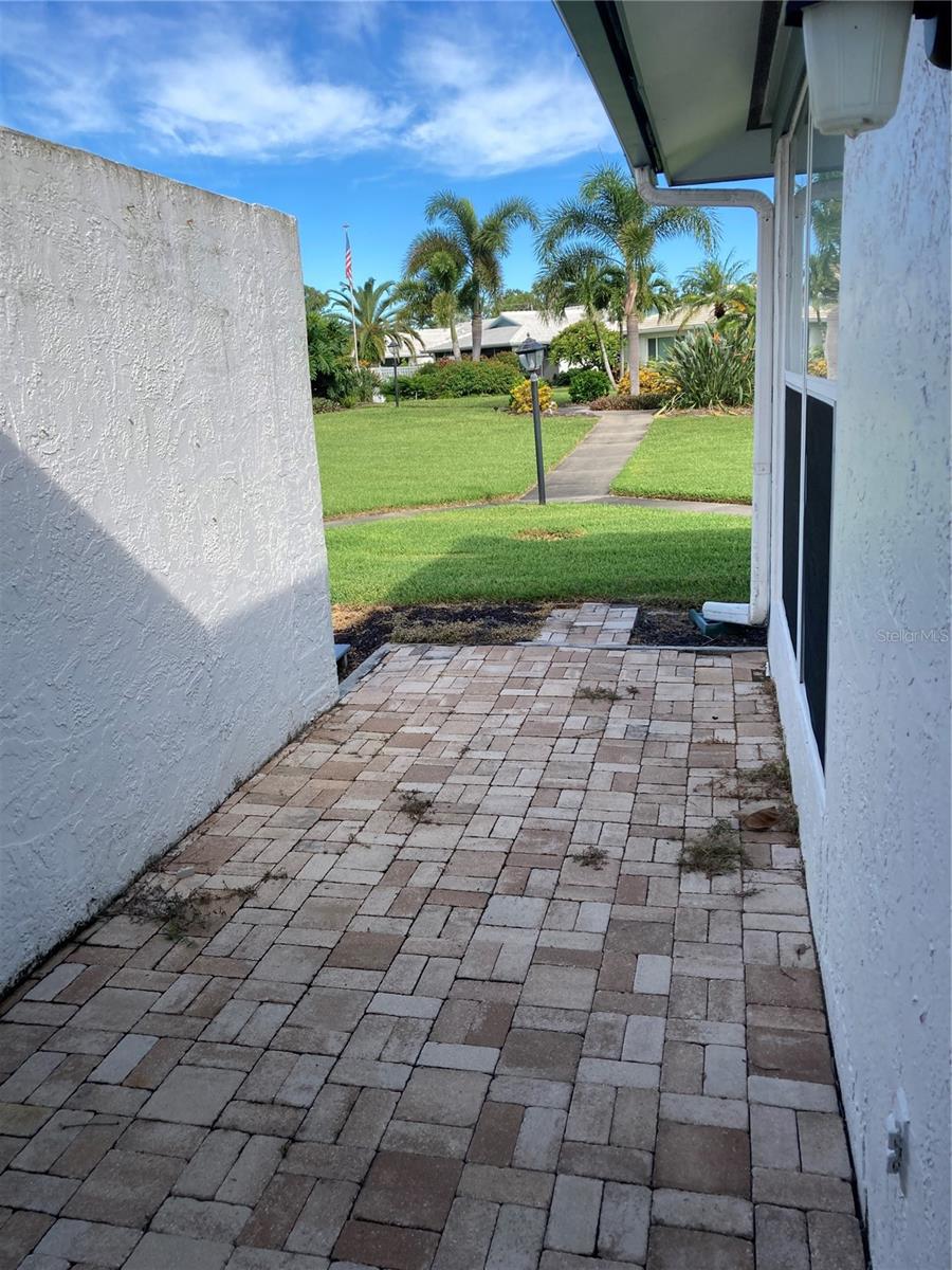 VILLAGE GREEN OF BRADENTON SEC 8 - Residential