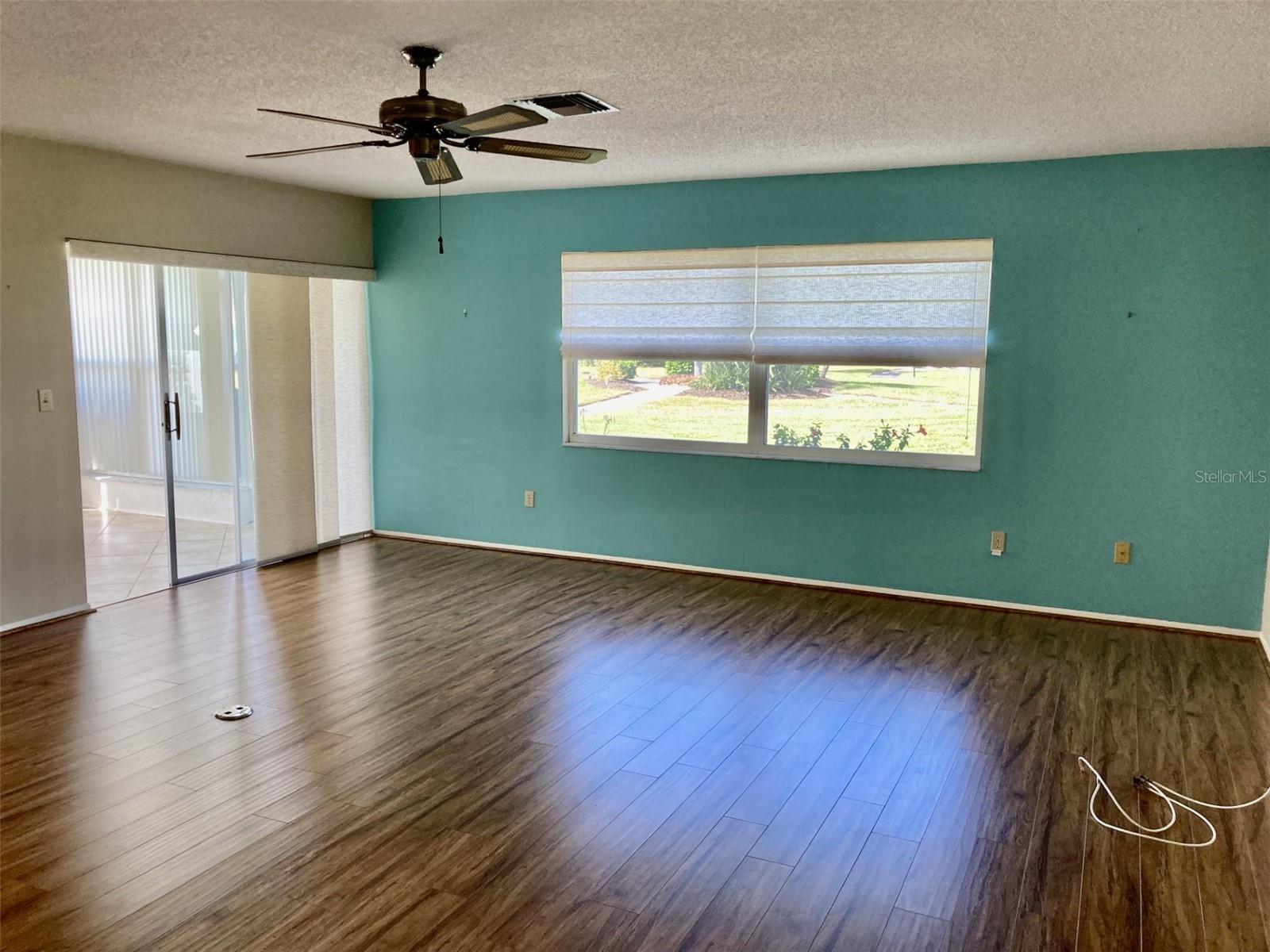 VILLAGE GREEN OF BRADENTON SEC 8 - Residential