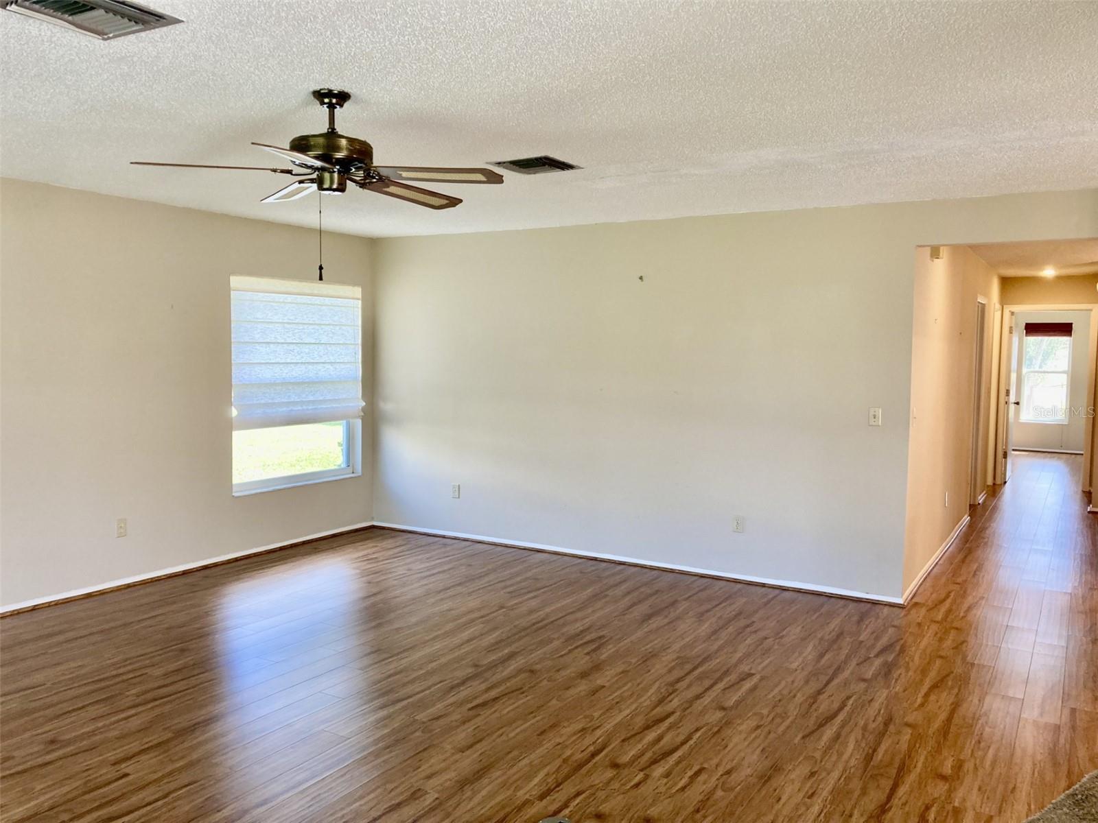 VILLAGE GREEN OF BRADENTON SEC 8 - Residential