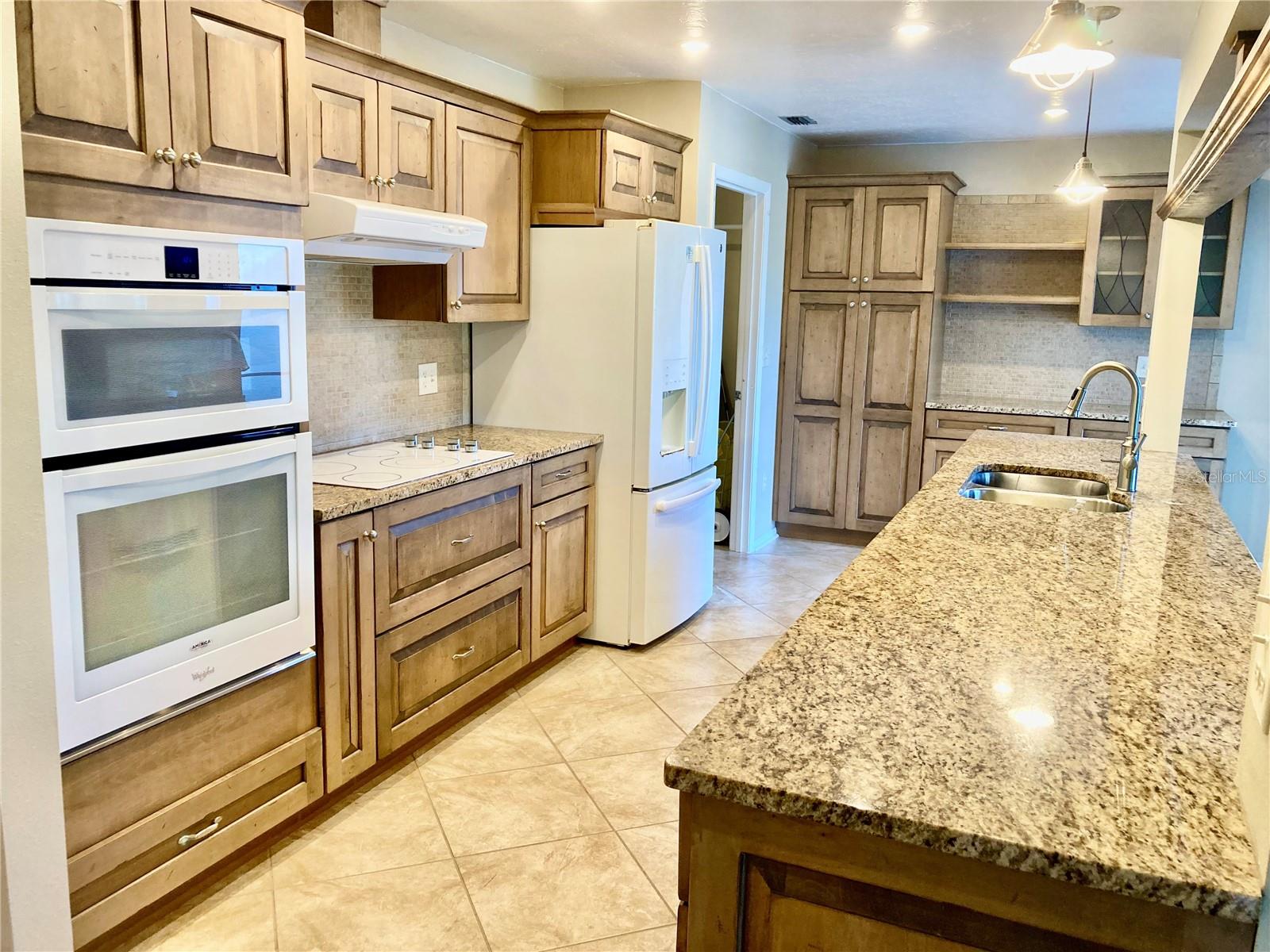 VILLAGE GREEN OF BRADENTON SEC 8 - Residential