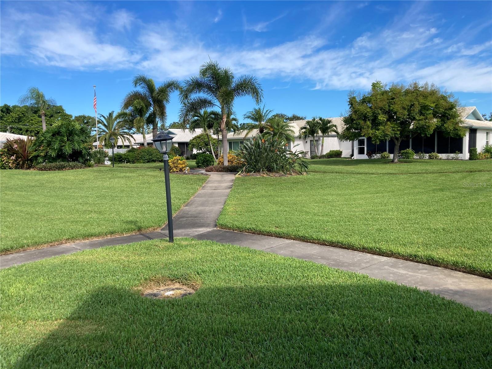 VILLAGE GREEN OF BRADENTON SEC 8 - Residential