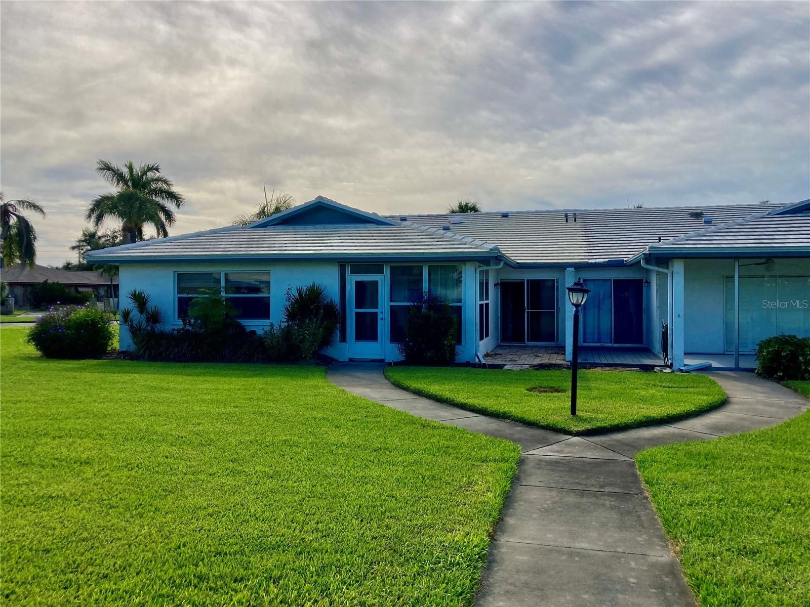 VILLAGE GREEN OF BRADENTON SEC 8 - Residential