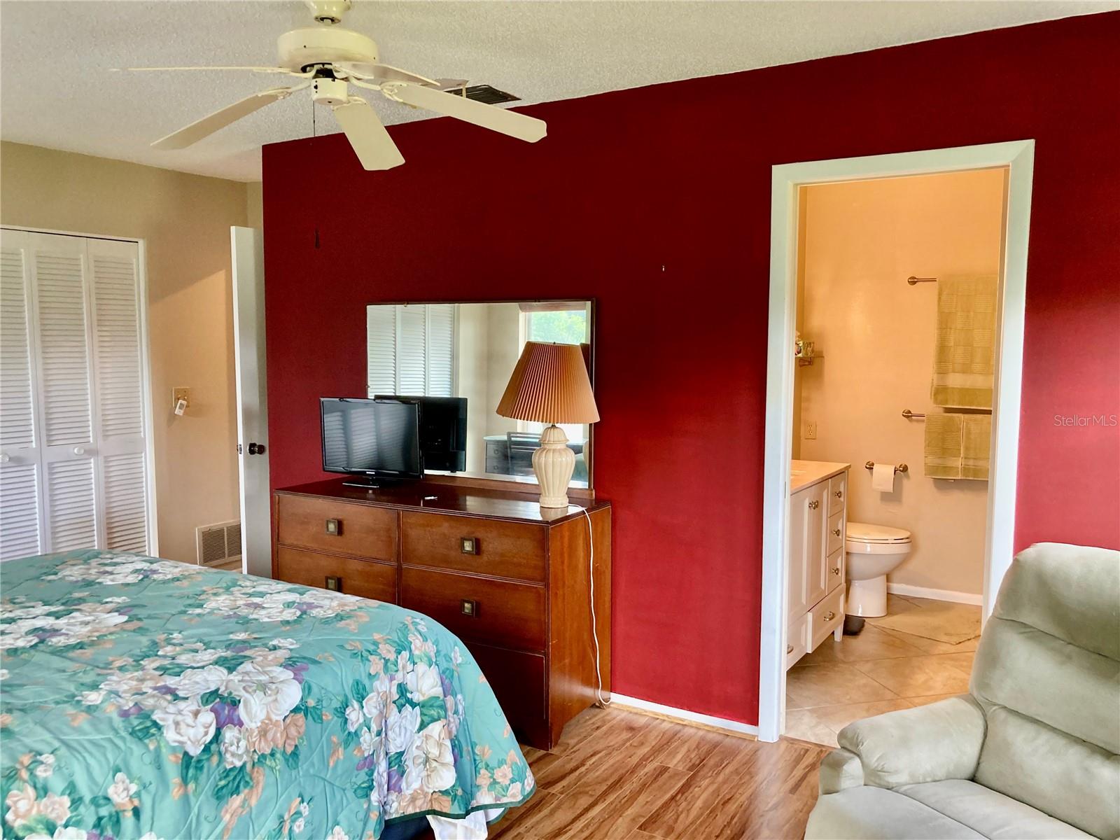 VILLAGE GREEN OF BRADENTON SEC 8 - Residential