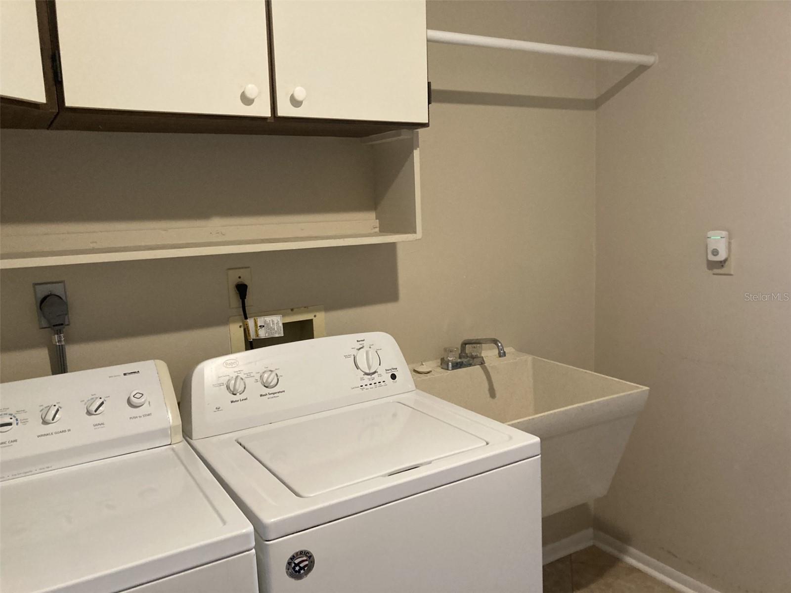 VILLAGE GREEN OF BRADENTON SEC 8 - Residential