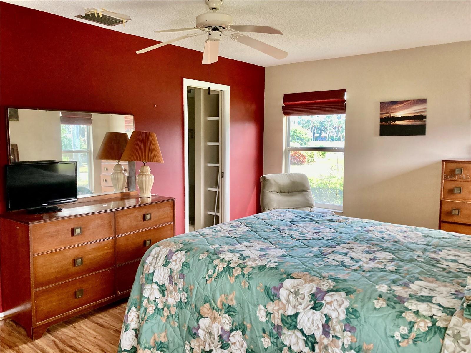VILLAGE GREEN OF BRADENTON SEC 8 - Residential
