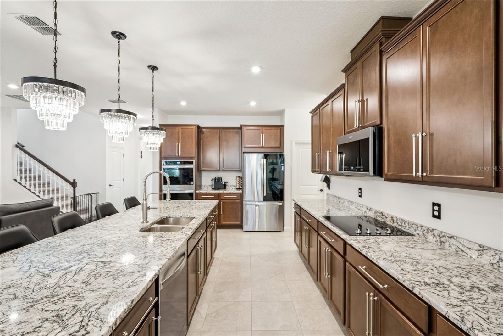 ADDISON LANDING - Residential