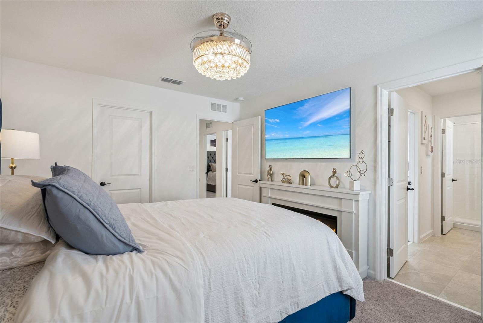 ADDISON LANDING - Residential