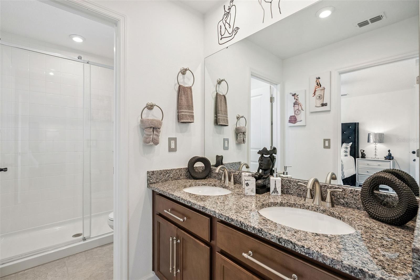 ADDISON LANDING - Residential