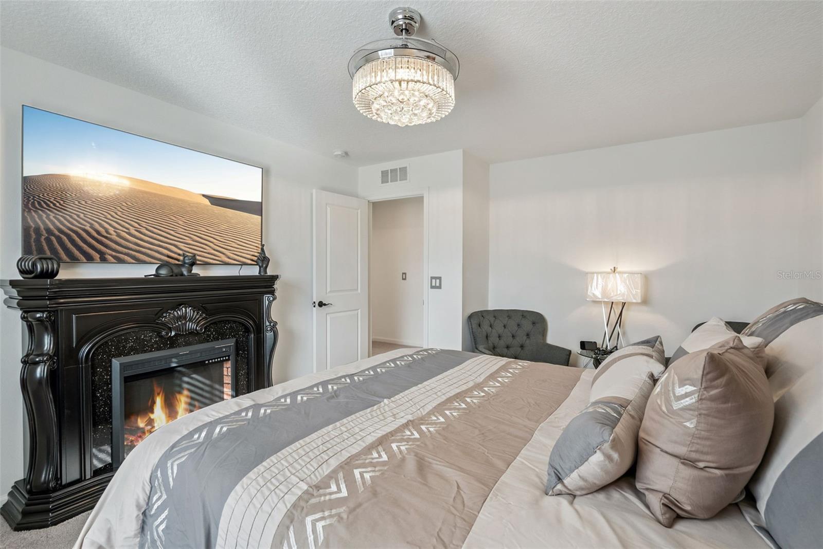 ADDISON LANDING - Residential