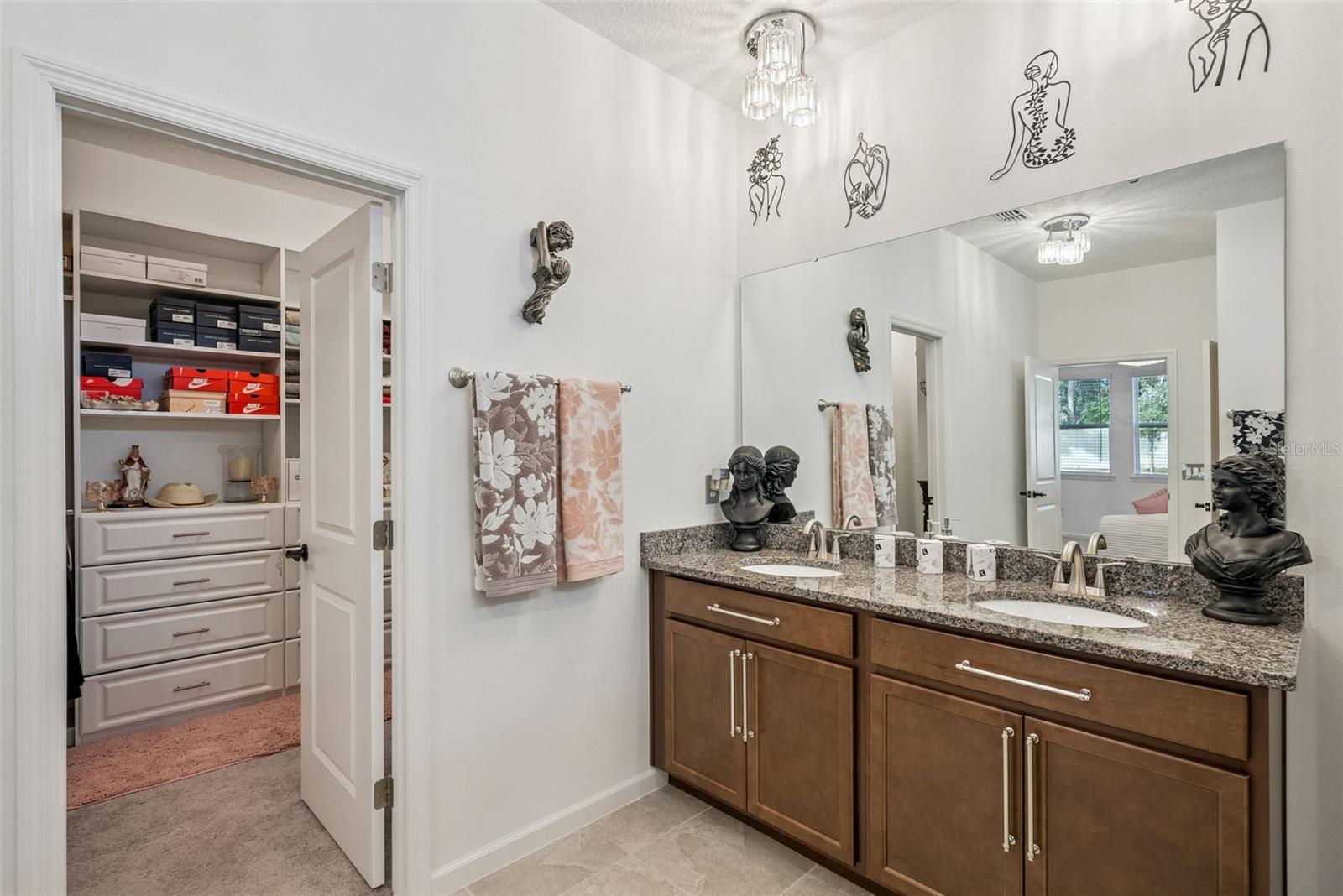 ADDISON LANDING - Residential