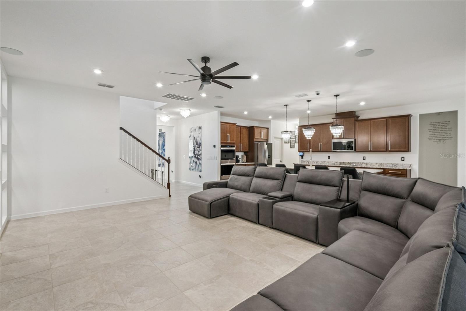 ADDISON LANDING - Residential