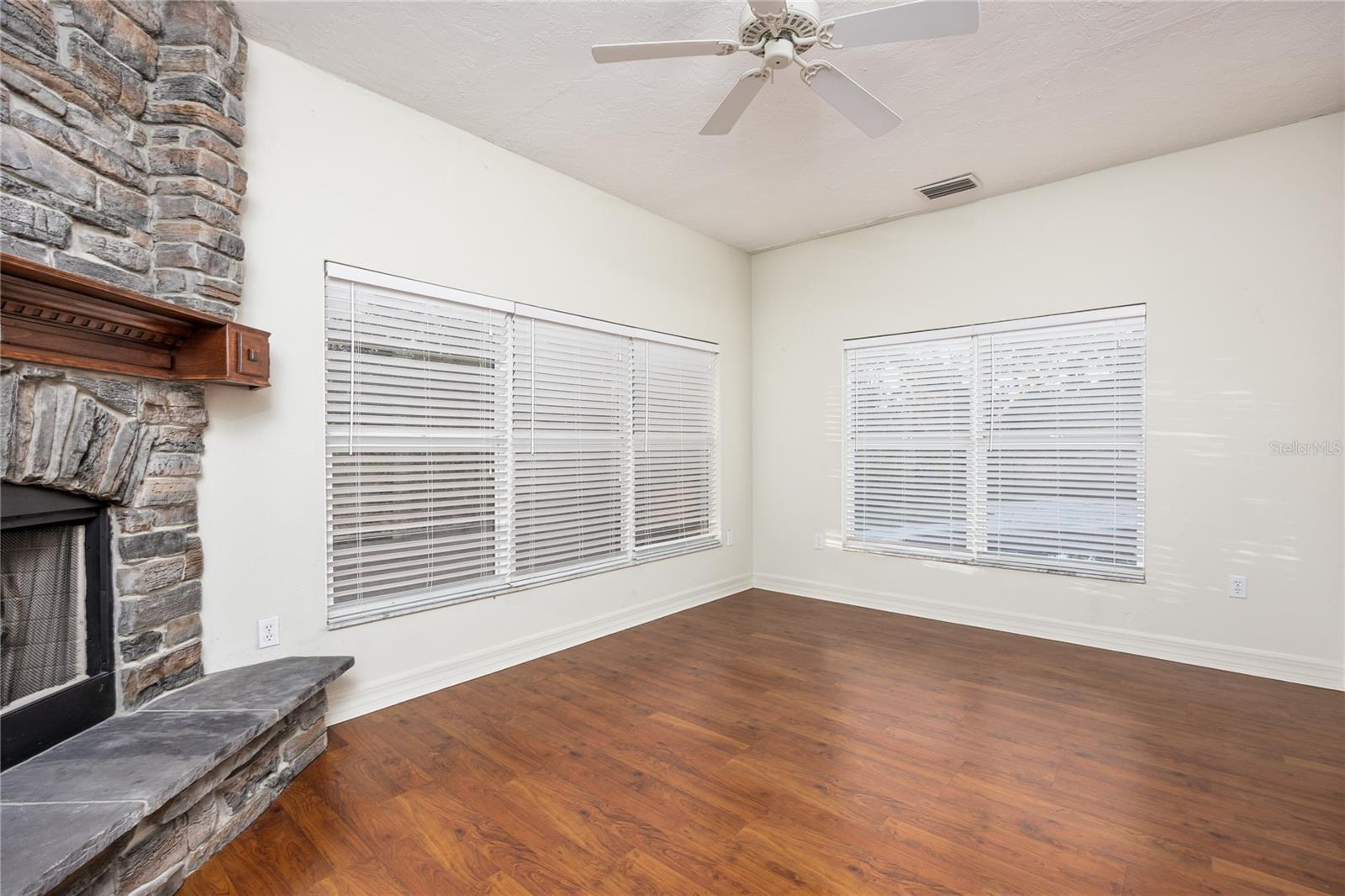 BAY OAKS ESTATES - Residential