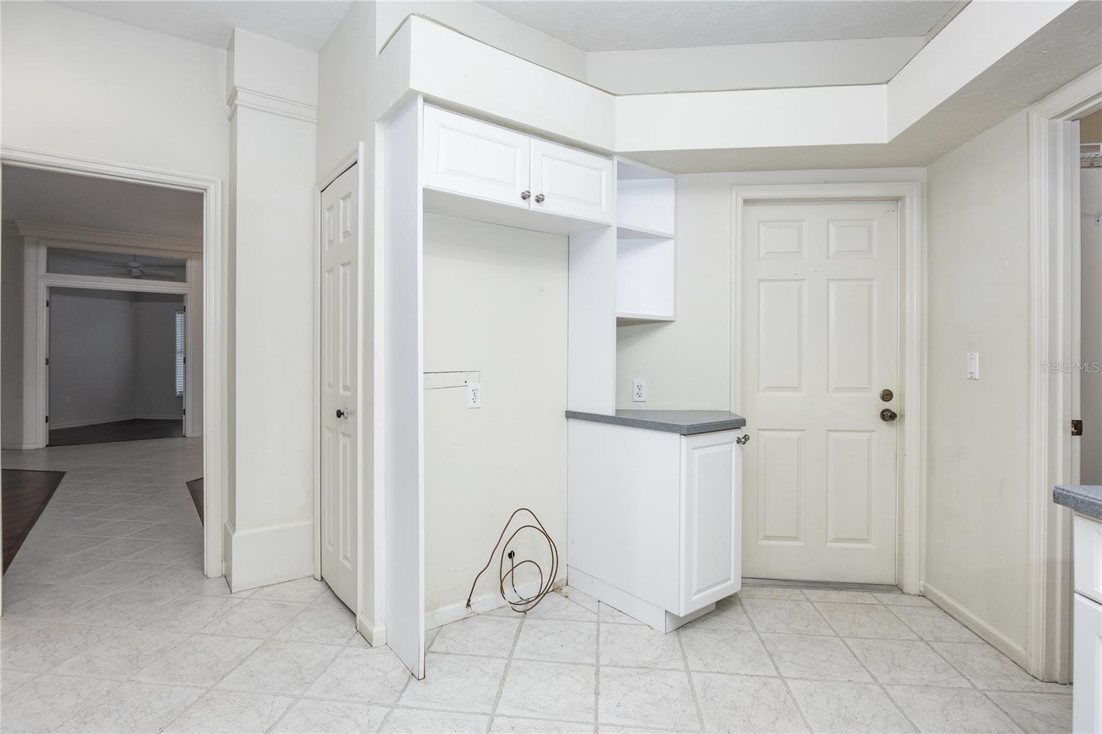 BAY OAKS ESTATES - Residential