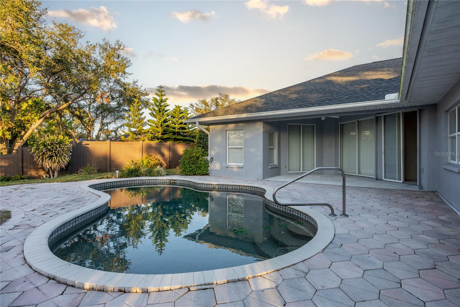 BAY OAKS ESTATES - Residential