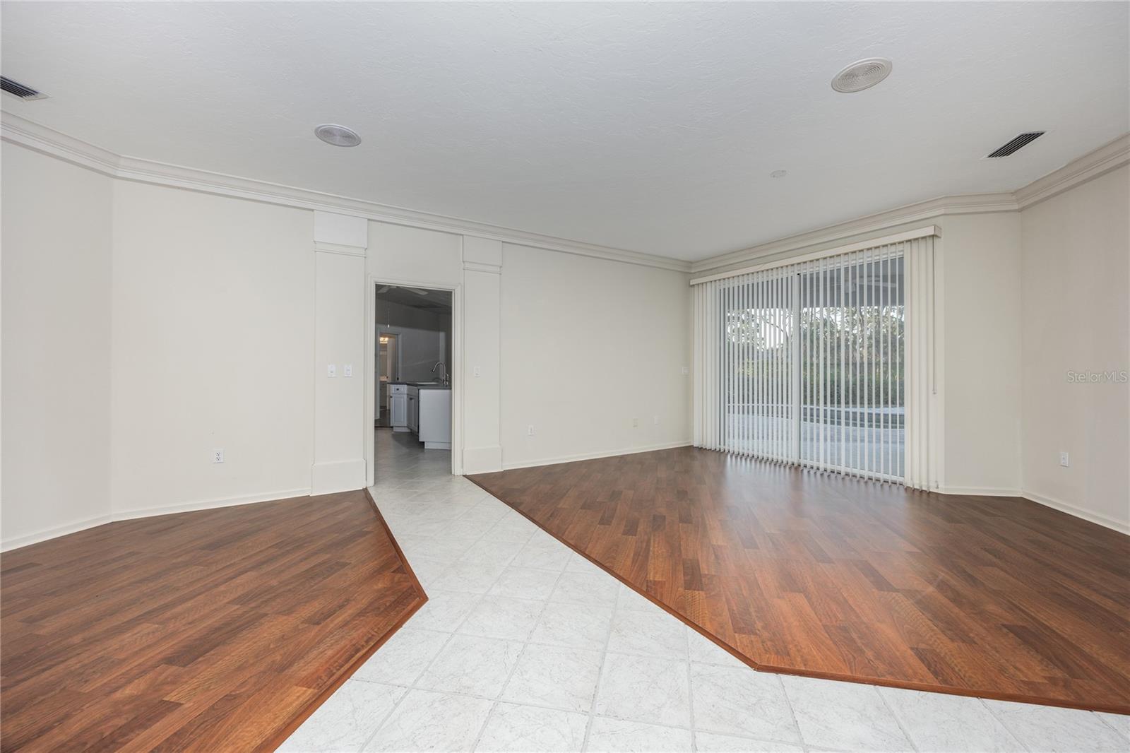 BAY OAKS ESTATES - Residential