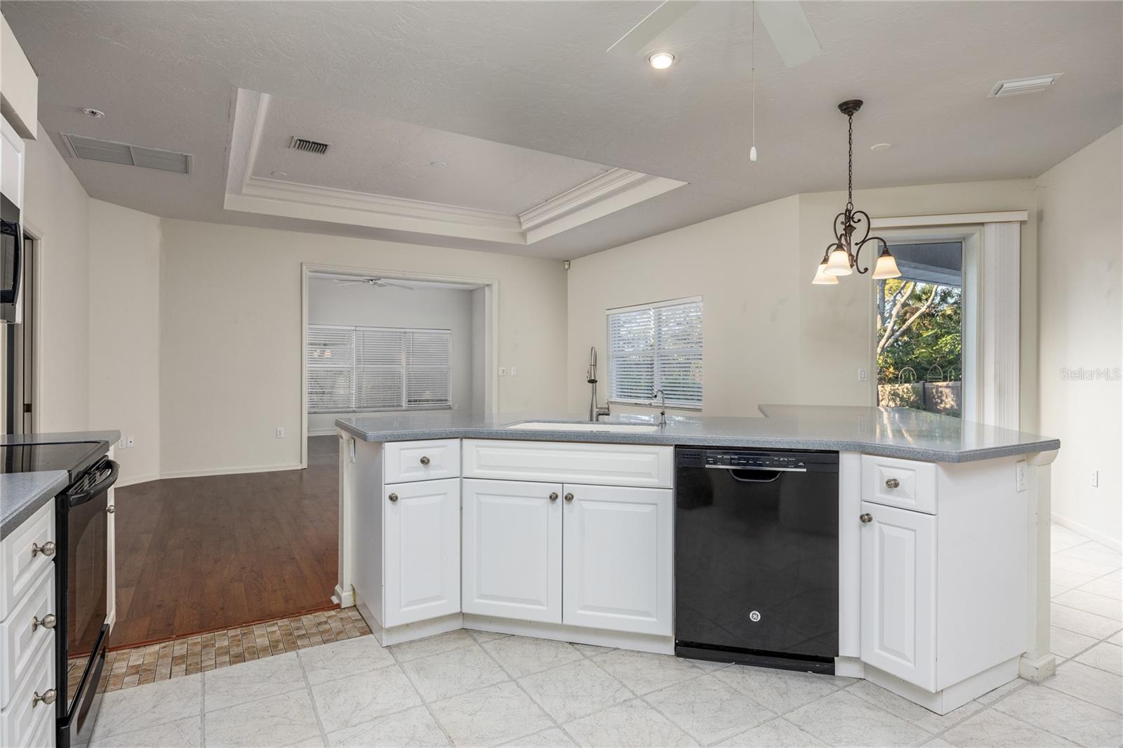BAY OAKS ESTATES - Residential