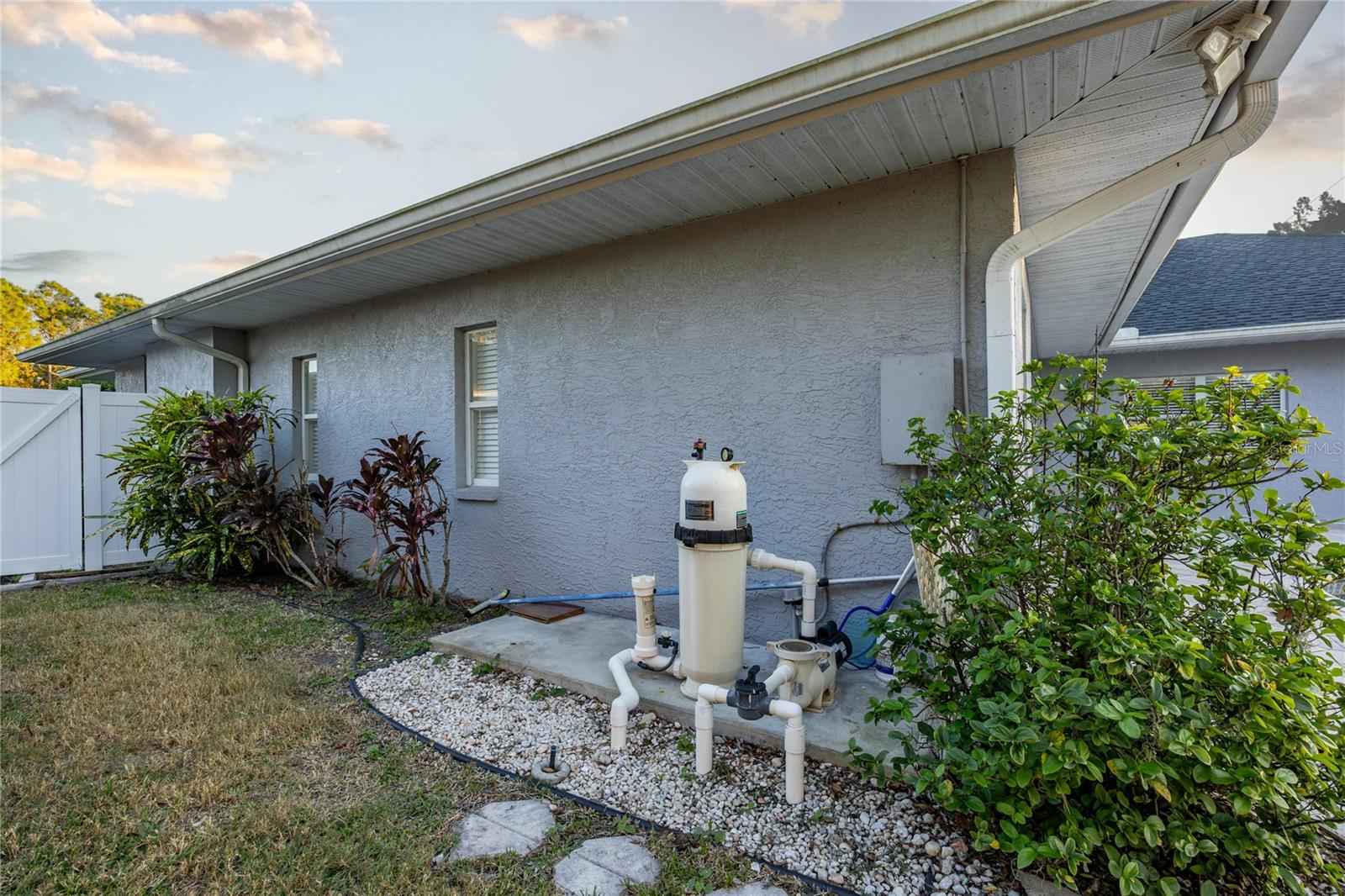BAY OAKS ESTATES - Residential