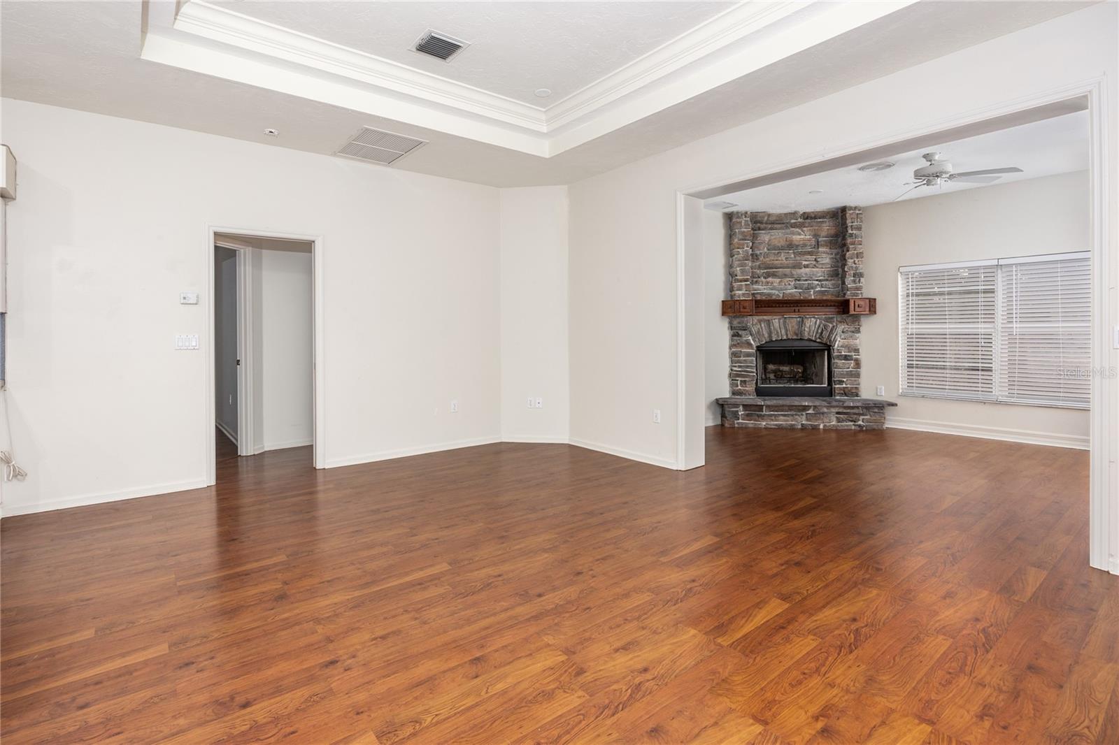 BAY OAKS ESTATES - Residential