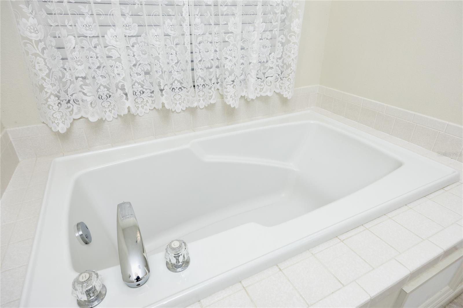 BAY OAKS ESTATES - Residential