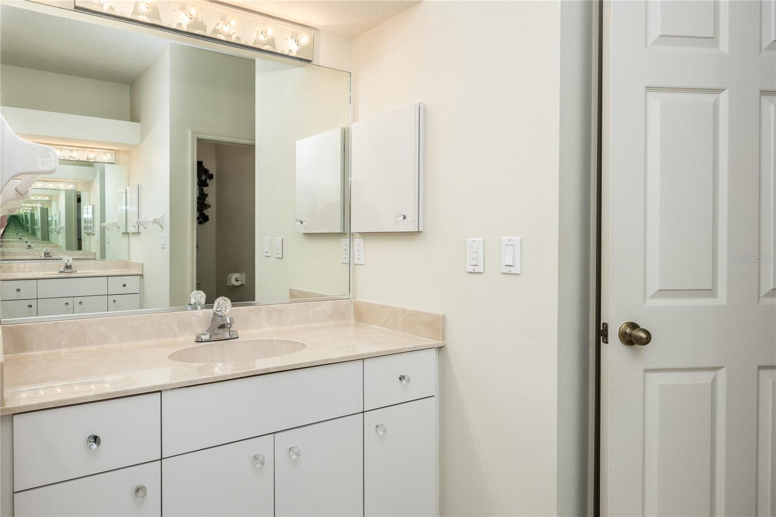 BAY OAKS ESTATES - Residential