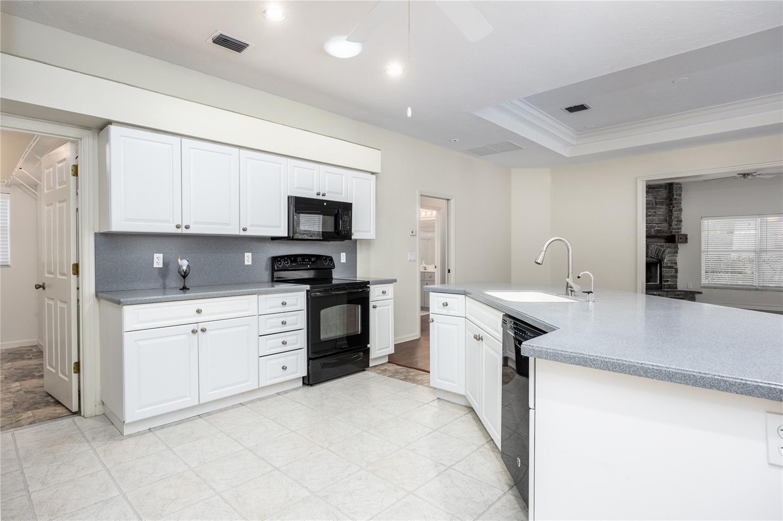 BAY OAKS ESTATES - Residential