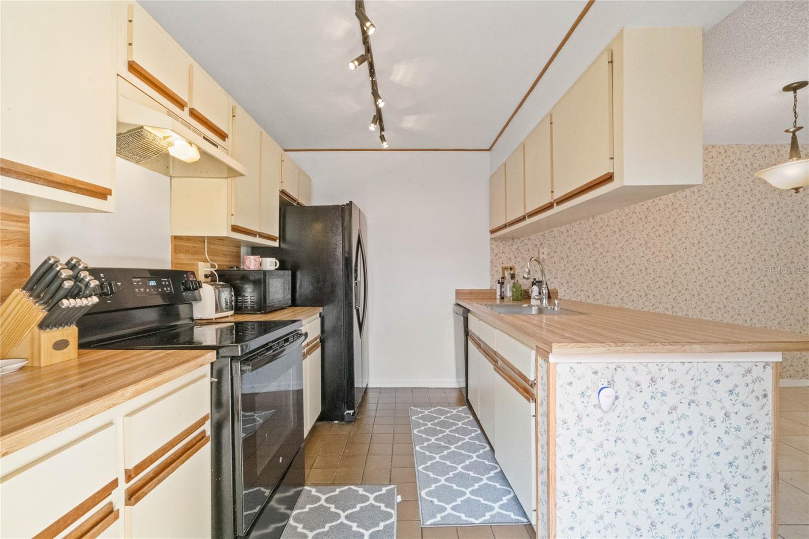 MIDDLEBROOK PINES PH 04 - Residential