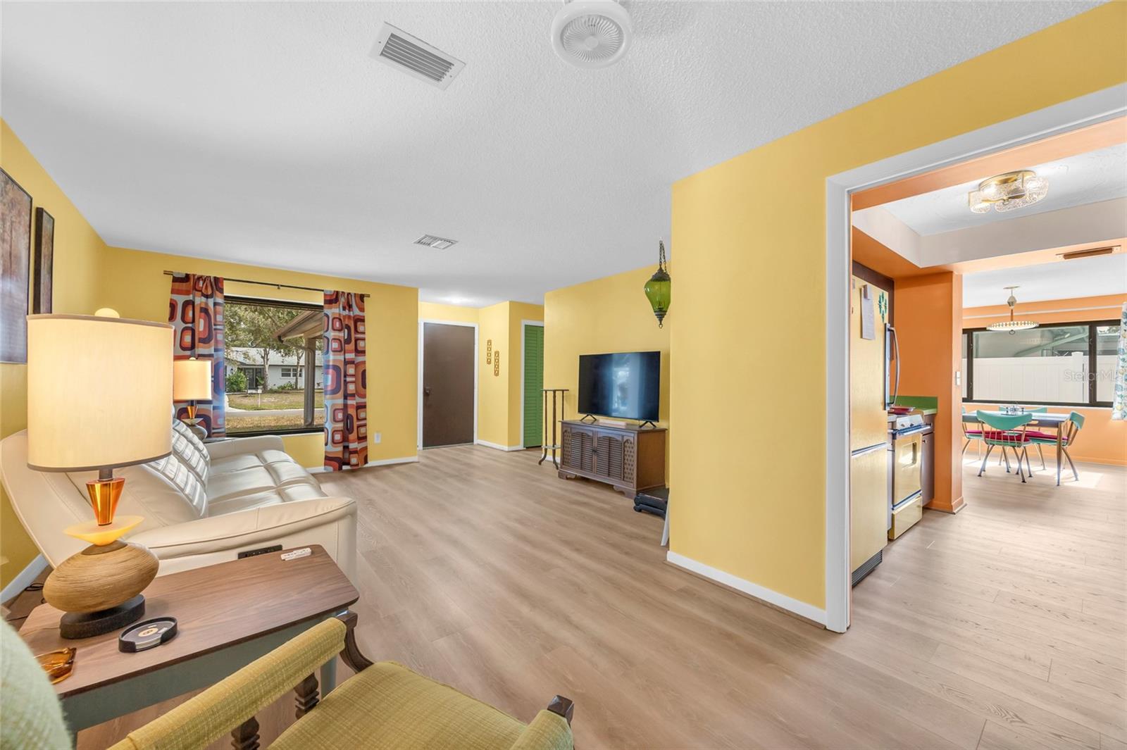 2533 BRAMBLEWOOD DRIVE W