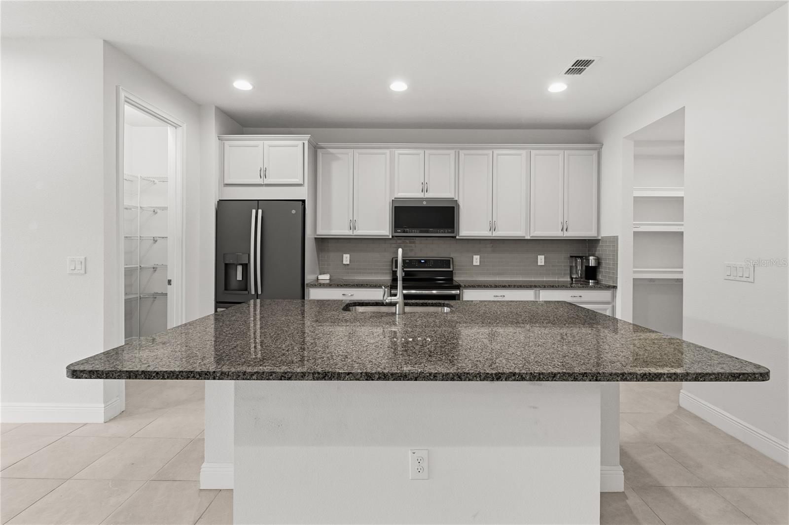 BAYSIDE TERRACE - Residential