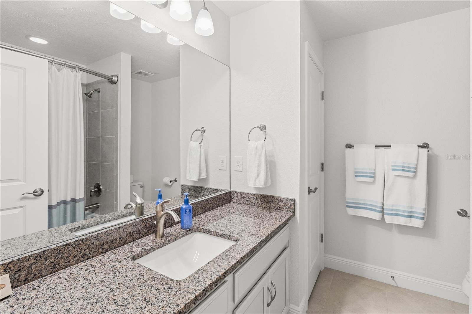 BAYSIDE TERRACE - Residential