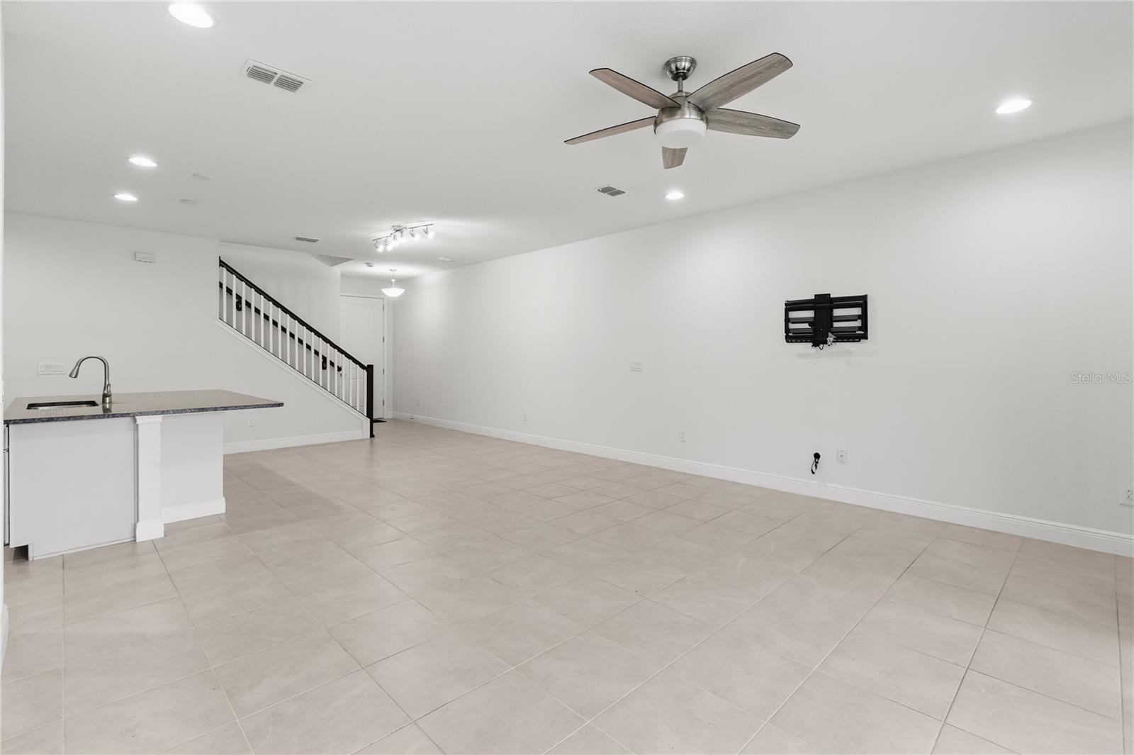 BAYSIDE TERRACE - Residential