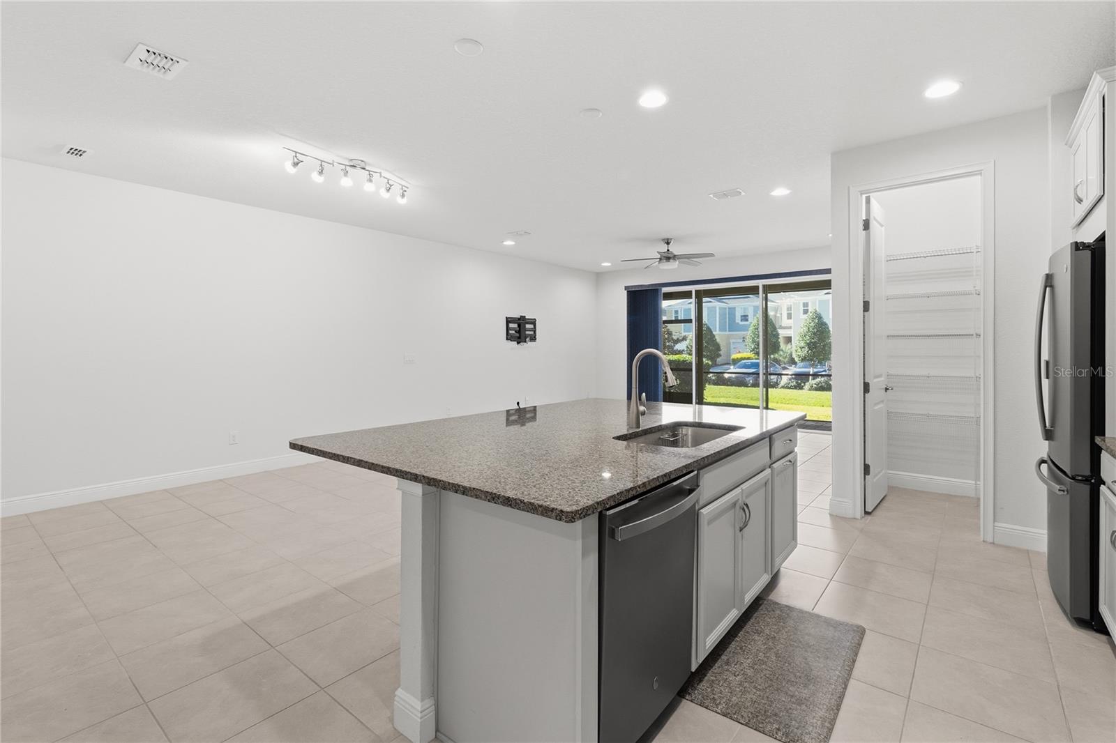 BAYSIDE TERRACE - Residential