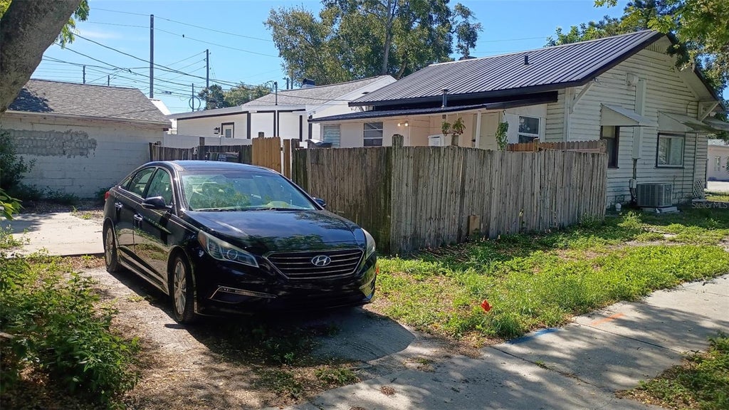 Photo of 1623 7th Ave N, St Petersburg, FL 33713 (MLS # O6432073)