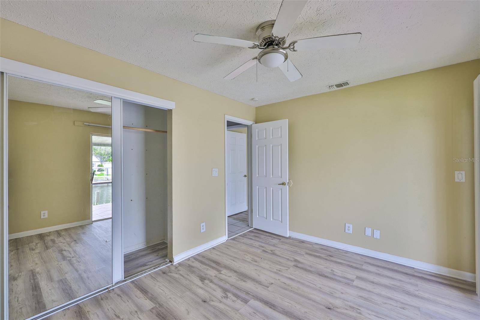 BAY CREST CONDO PH I - Residential Lease