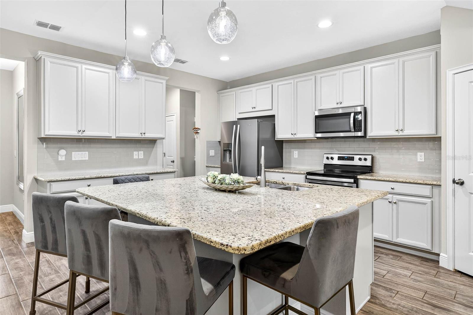 BAYSIDE TERRACE - Residential