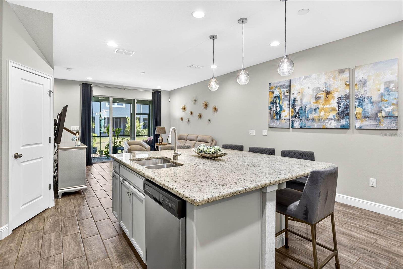 BAYSIDE TERRACE - Residential