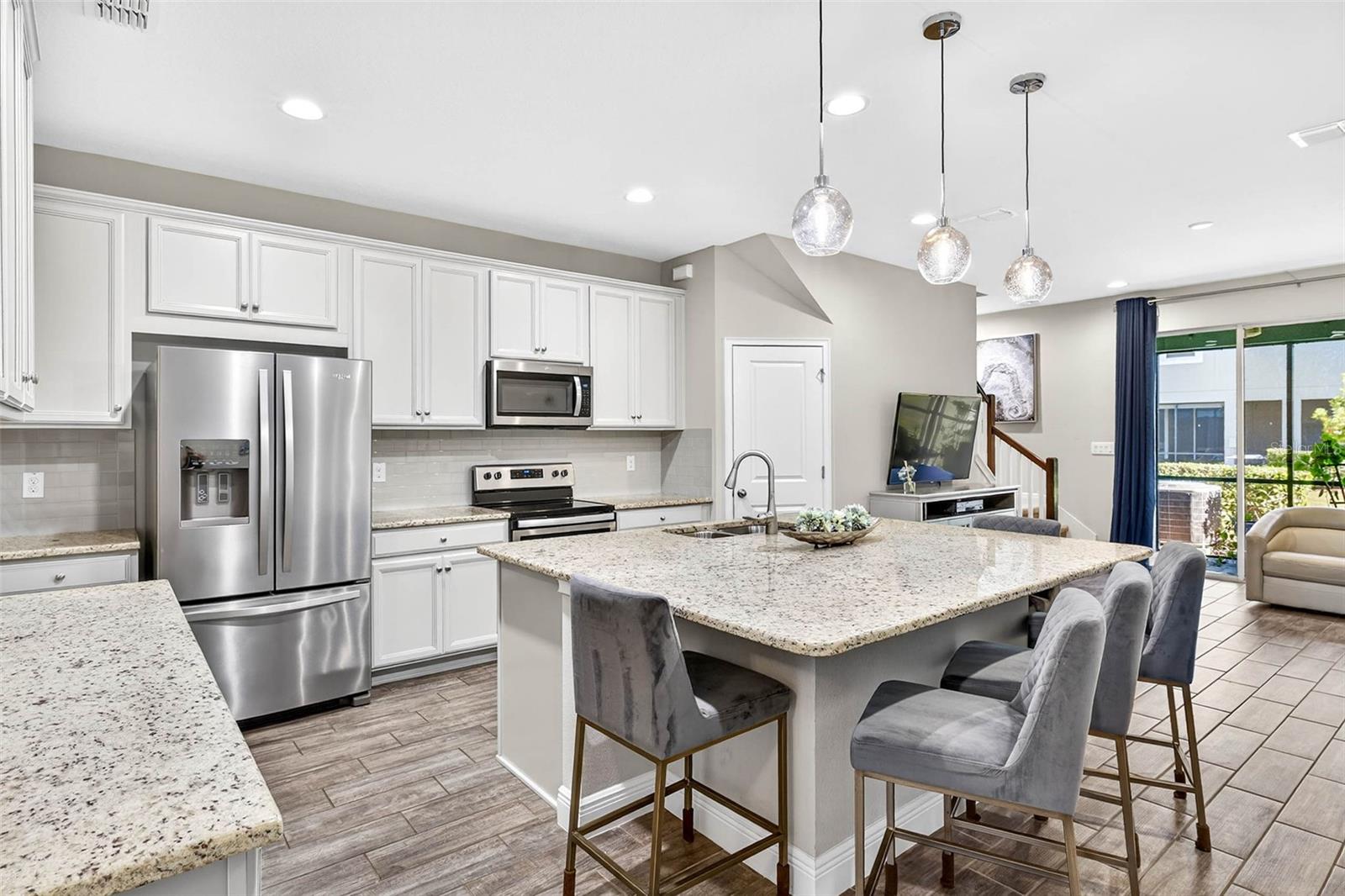 BAYSIDE TERRACE - Residential