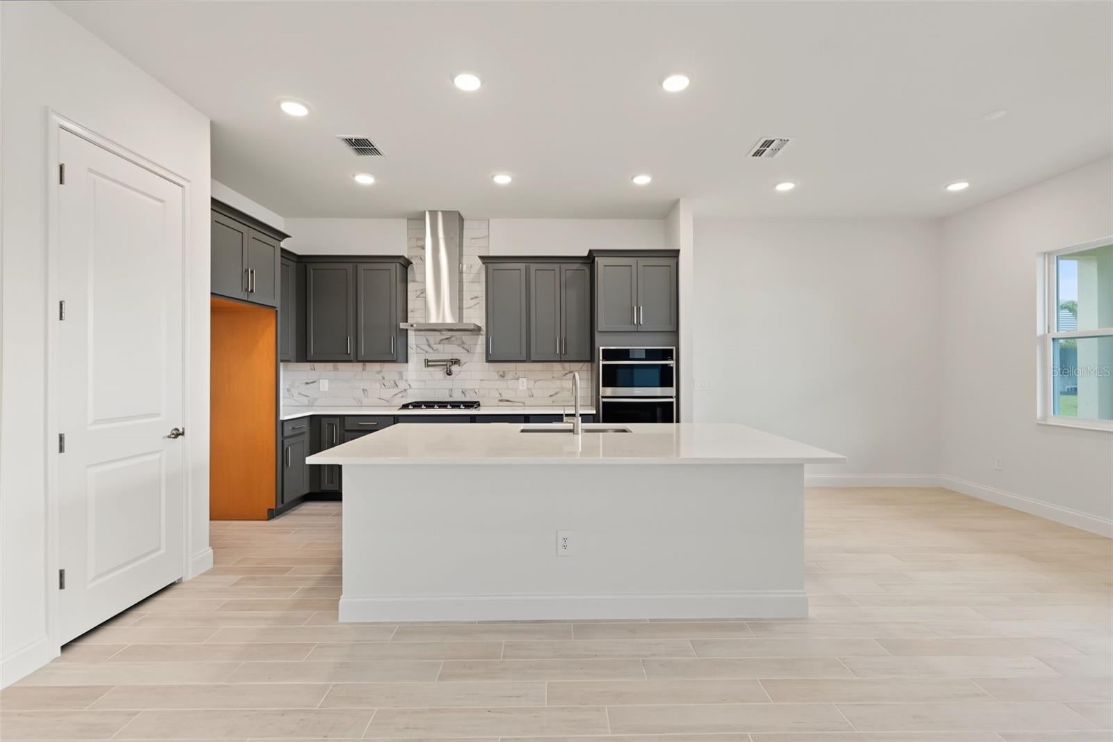 2302 LONE TREE BEND