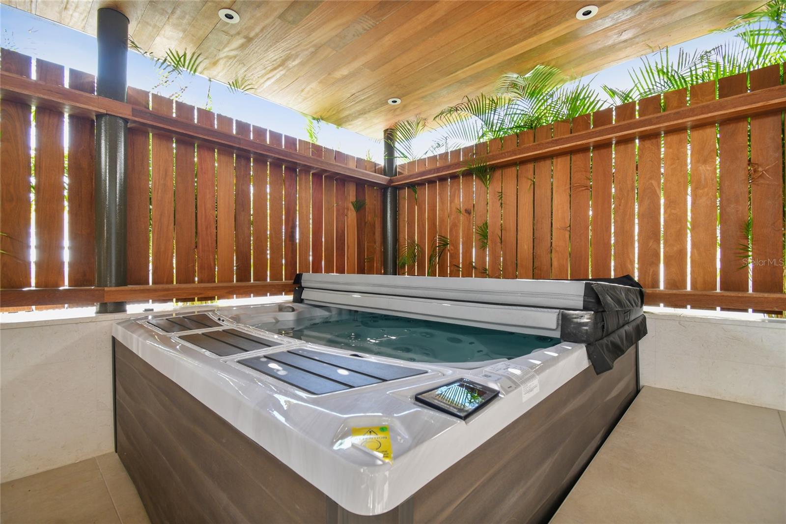 SERENA BY THE SEA - Residential