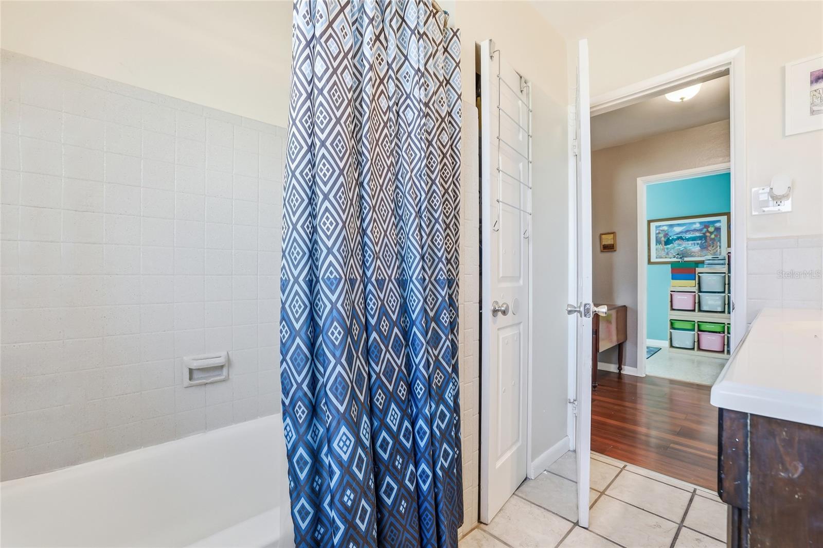 LAKESIDE TERRACE SUB - Residential