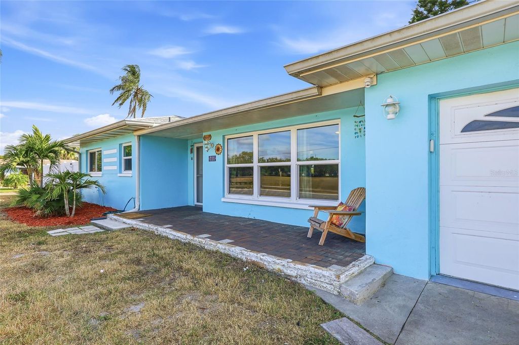 Photo of 711 San Salvador Drive, Dunedin, FL 34698 (MLS # TB8454321)