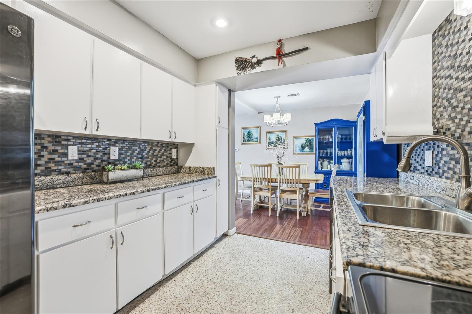 LAKESIDE TERRACE SUB - Residential