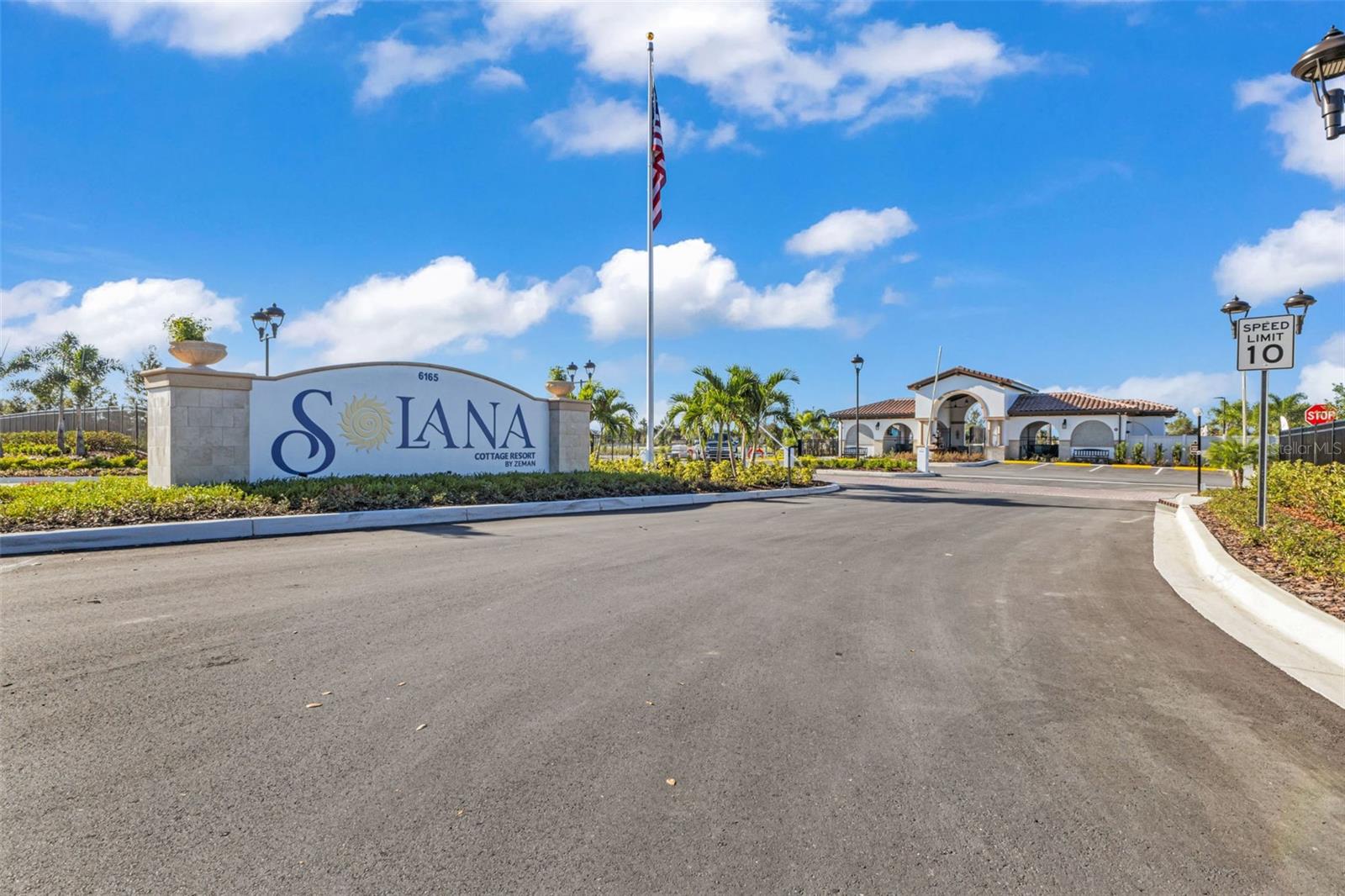 SOLANA COTTAGE RESORT - Residential