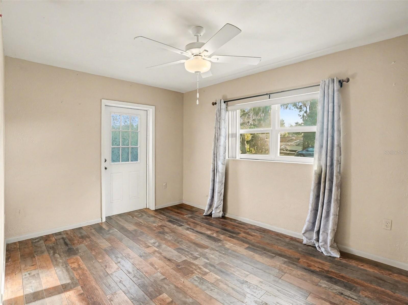 GLASS GARDENS - Residential