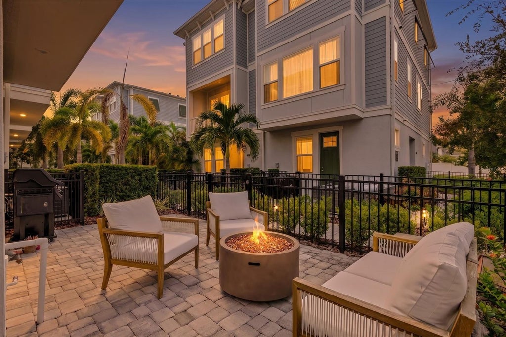 Photo of 206 S Tampania Avenue #6, Tampa, FL 33609 (MLS # TB8553363)