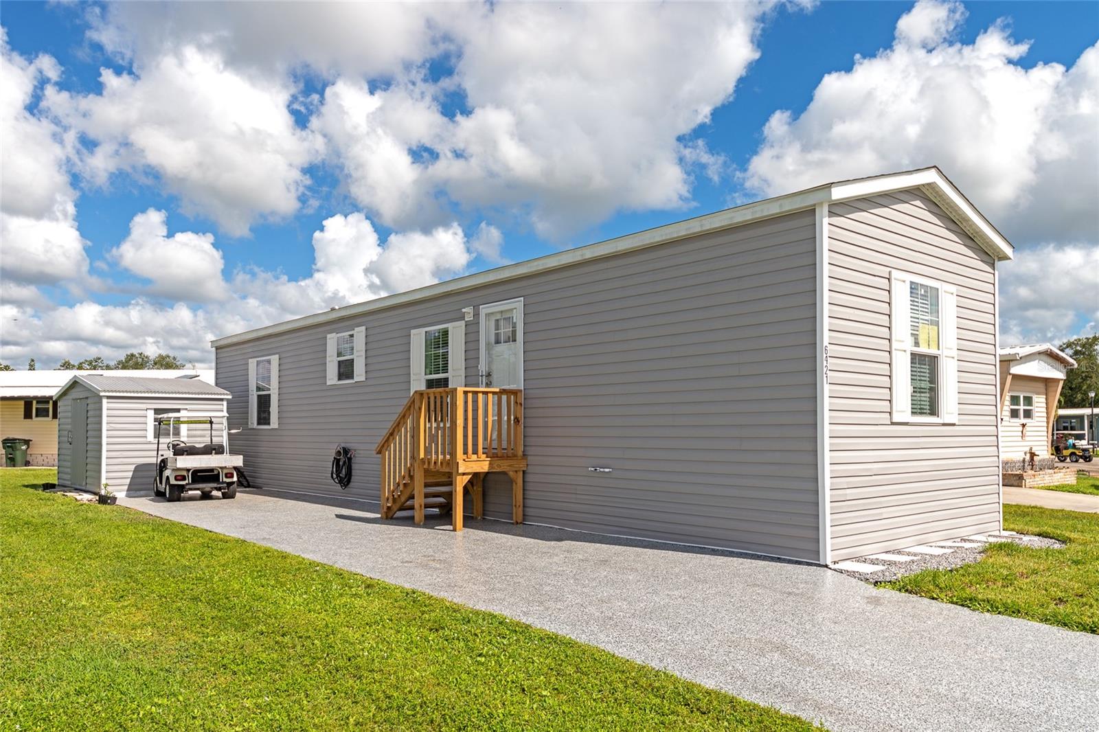 HOLIDAY PARK - Residential
