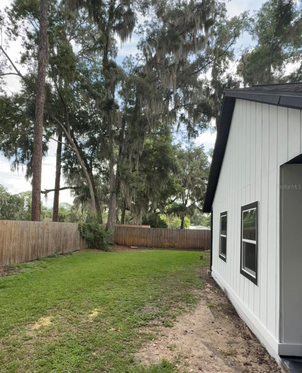 BELMONT OAKS - Residential