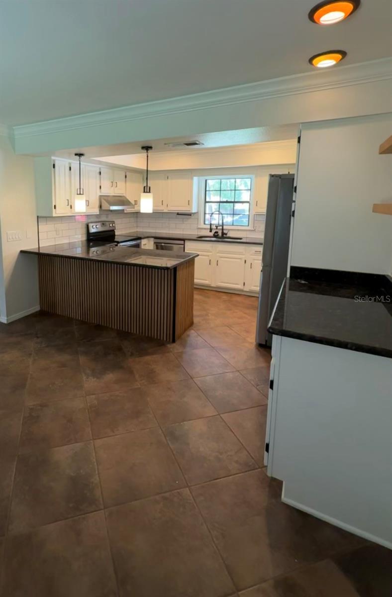 BELMONT OAKS - Residential