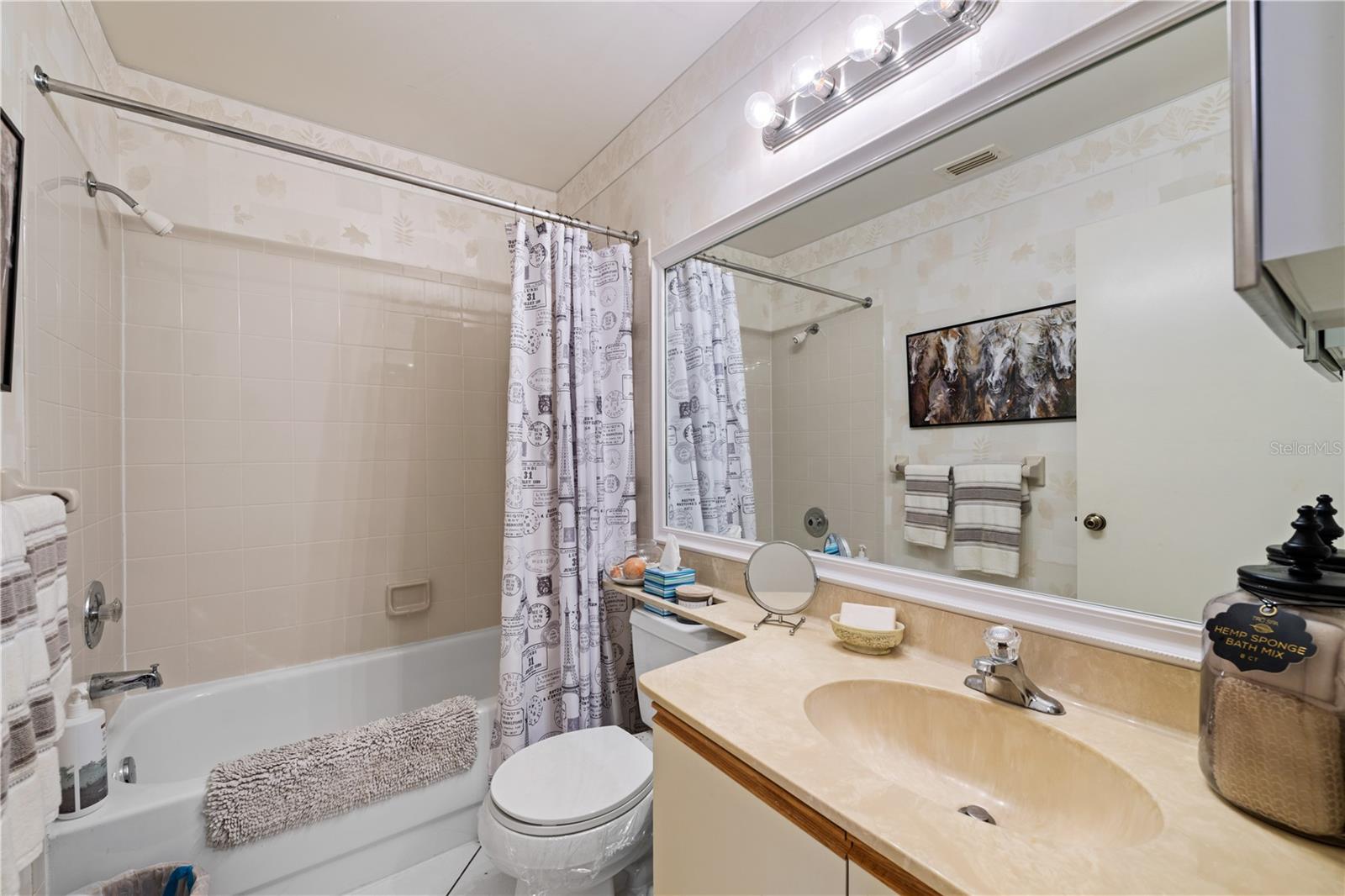 SHOREWALK BATH & TENNIS CLUB 27 - Residential